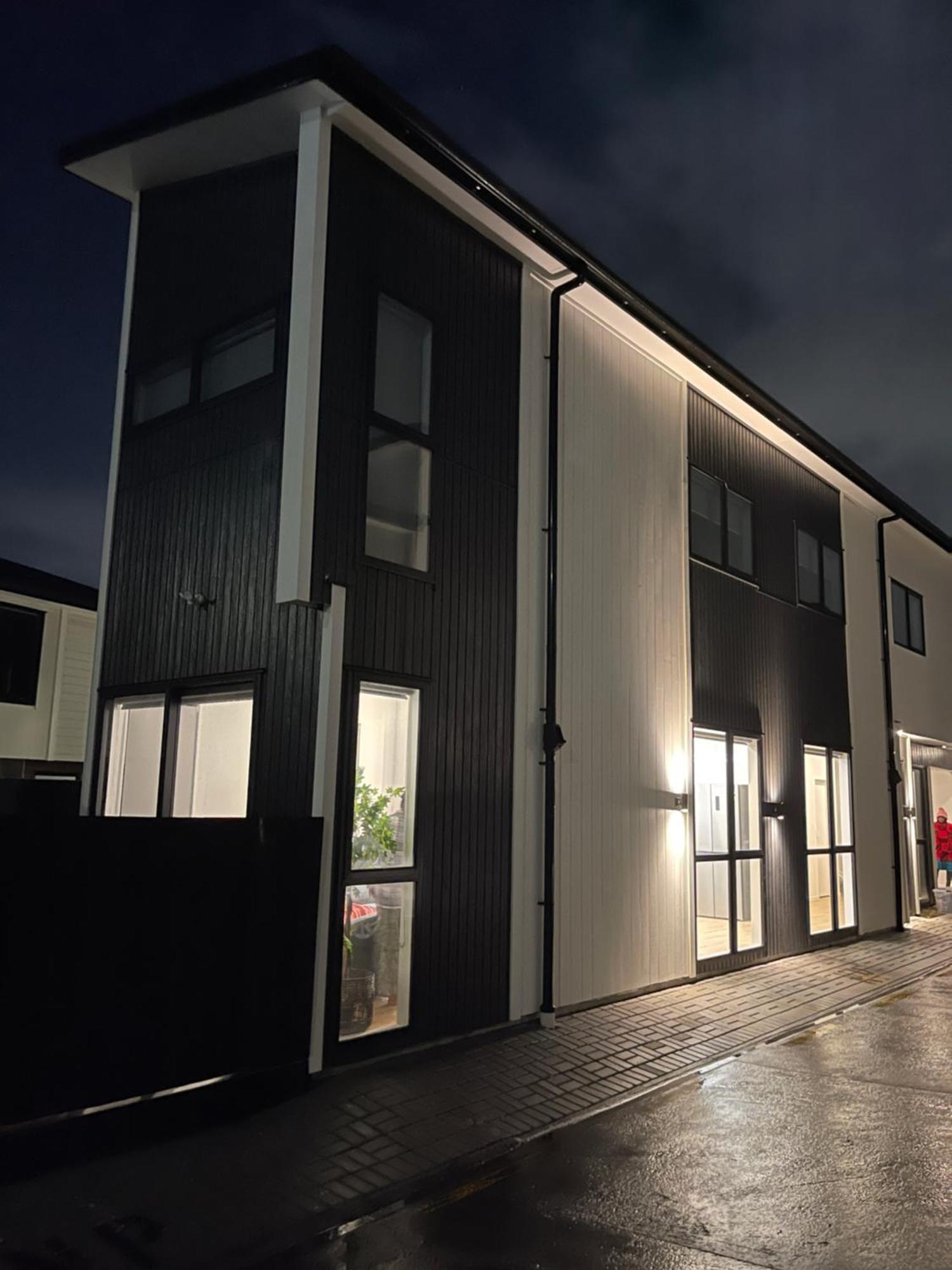 5 Bedroom House At The Heart Of Auckland Airport Exterior photo